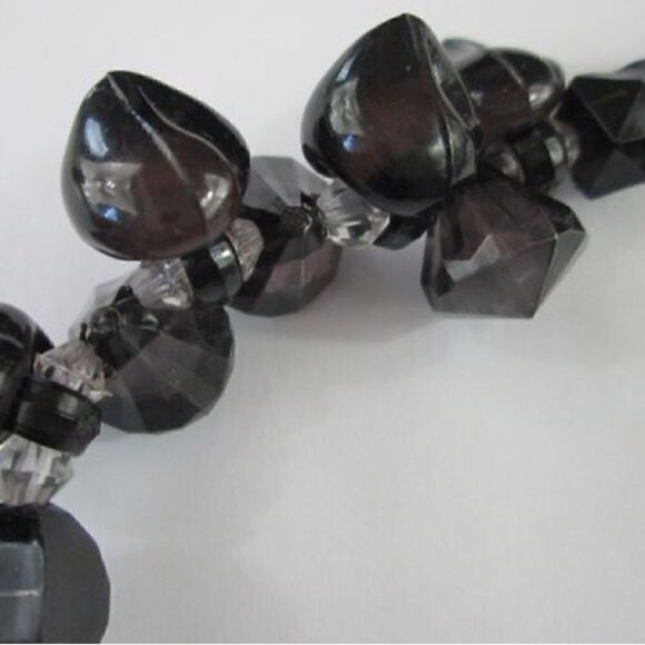 Vintage Single Strand Necklace with Black Acrylic Hearts,/Clear Crystal +Pendant - Picture 5 of 8